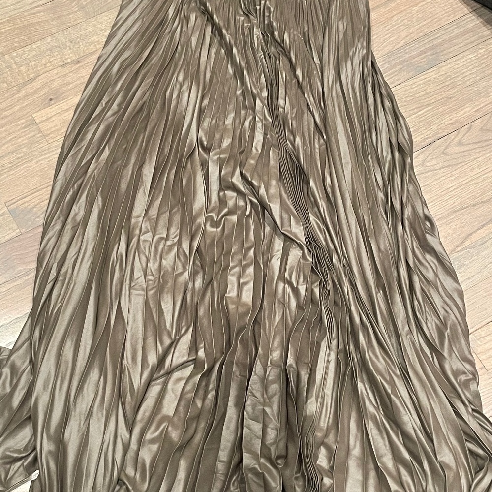 Bcbg gold pleated skirt